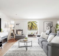 The Jetty Apartment by Ready Set Host - Taree Accommodation