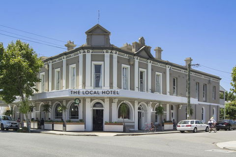 The Local Hotel - Taree Accommodation 0
