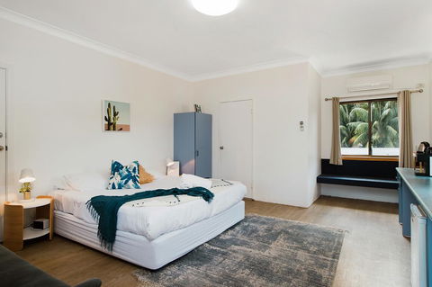 The Med Crescent Head - Taree Accommodation 1