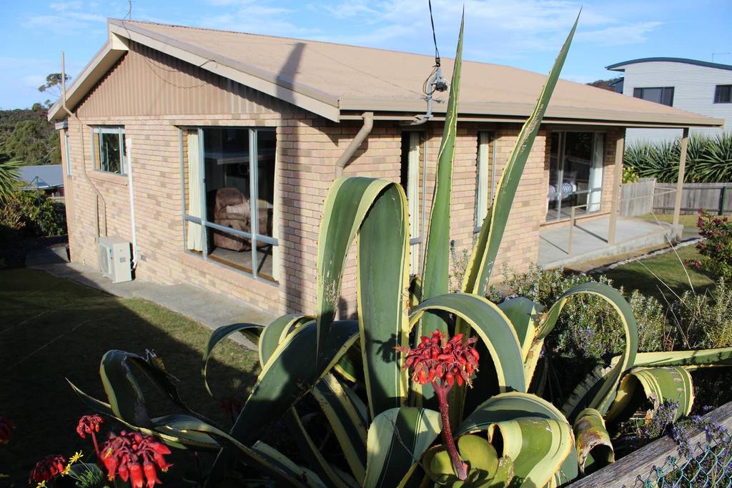 Binalong Bay TAS Taree Accommodation