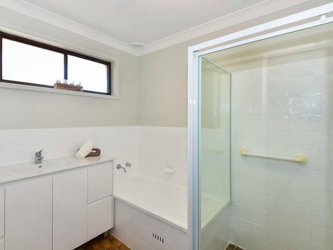 The Noraville House - Large Family Home - Taree Accommodation 1