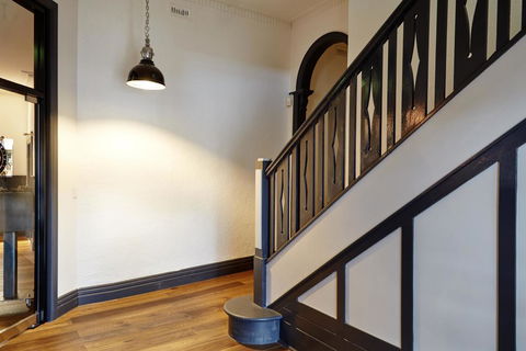 The Royal Hotel, Drouin - Taree Accommodation 2