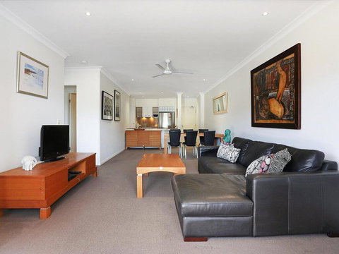 The Sands Unit 3 At 20 Pacific Parade Yamba Ocean View - Taree Accommodation 2