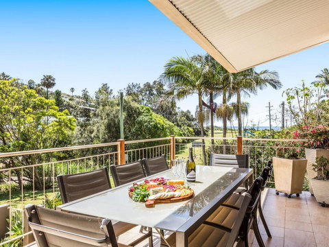 The Stanwell Beach Glass House - Beach & Pool - Taree Accommodation 3