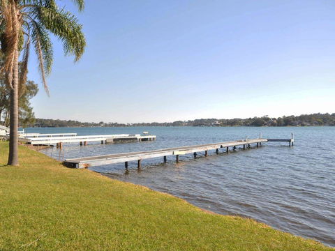 The Studio On The Lake @ Fishing Point, Lake Macquarie - Honestly Put The Line In And Catch Fish - Taree Accommodation 0