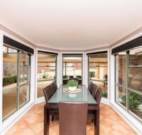 The Tinnock Entertainer Large  Comfy  Wifi - Taree Accommodation