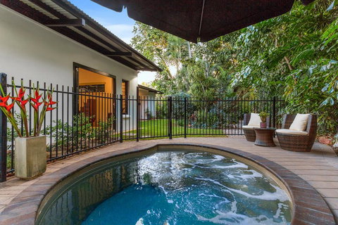 The Tropical Sanctuary - Taree Accommodation 0