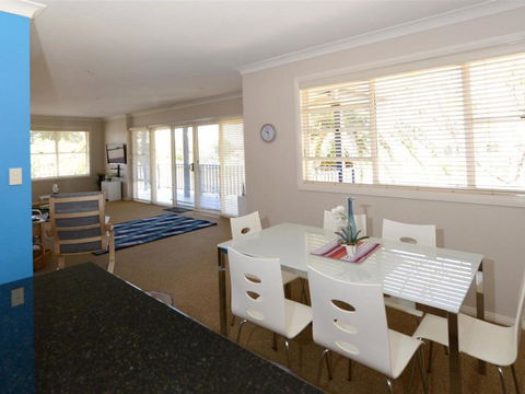 Tokelau Townhouse 1 - Taree Accommodation 2