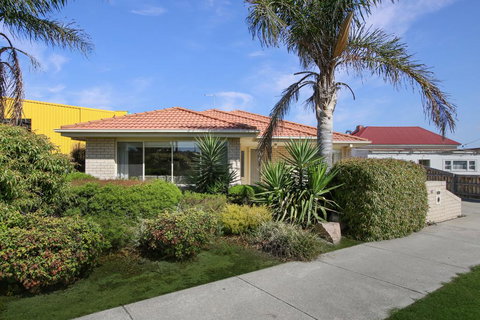 Tondo - Taree Accommodation 0