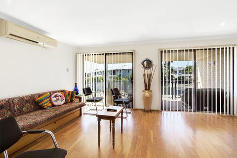 Townhouse In The Heart Of Port Stephens - Taree Accommodation 0