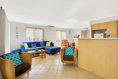 Townhouse In The Heart Of Port Stephens - Taree Accommodation 2