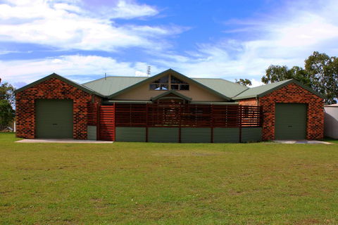 Tracks End Retreat - Taree Accommodation 1