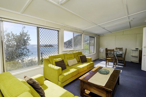 TRADEWINDS - Taree Accommodation 1