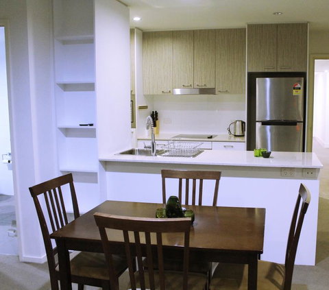 Tranquil, Relaxing Forrest Style Apartment - Braddon CBD - Taree Accommodation 1