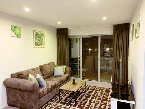 Tranquil, Relaxing Forrest Style Apartment - Braddon CBD - Taree Accommodation 0