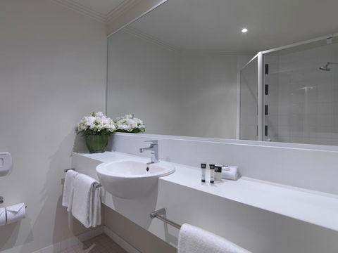 Travelodge Hotel Melbourne Southbank - Taree Accommodation 1