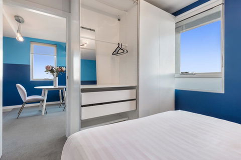 Trendy And Central One Bed Apartment With Views - Taree Accommodation 1