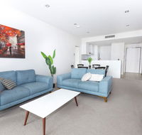 Trendy Self Contained Inner City Apartment - Taree Accommodation