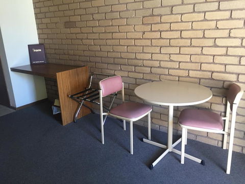 Tudor House Motel - Taree Accommodation 2