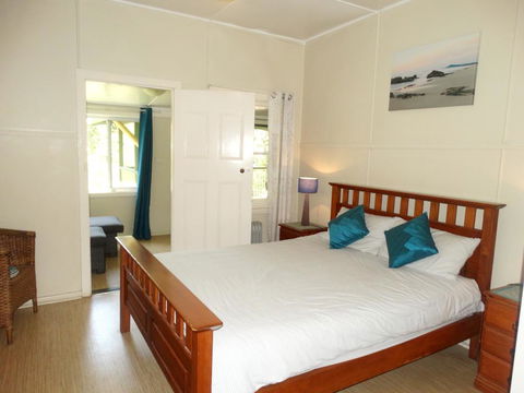 Tuckers Rocks Cottage - Taree Accommodation 3