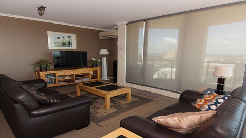 Twin Pines 701 - CBD Location - Taree Accommodation 2