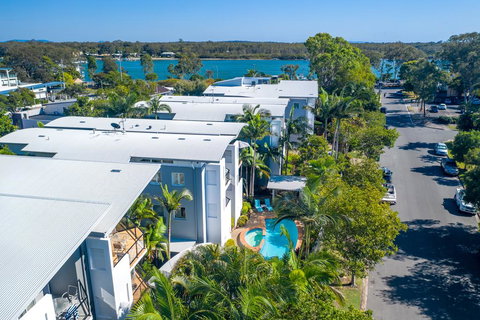 Twin Quays Noosa - Taree Accommodation 2