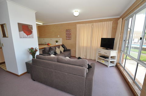Unit 1, Countess Court - Taree Accommodation 1