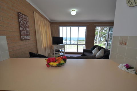 Unit 1, Countess Court - Taree Accommodation 3