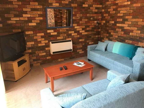 Unit 2 @ Beach Haven - Taree Accommodation 0