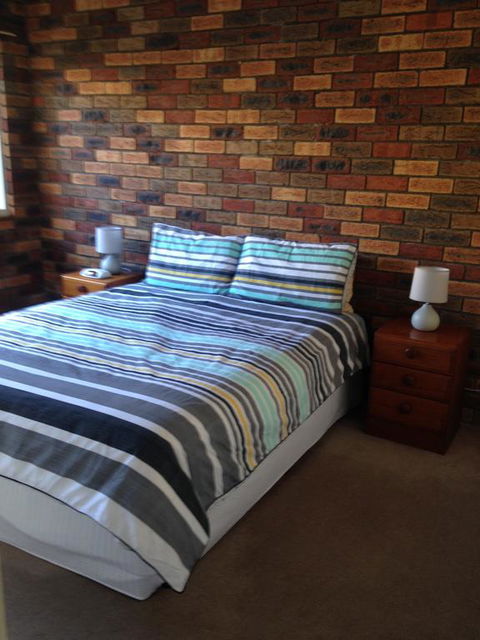 Unit 2 @ Beach Haven - Taree Accommodation 3