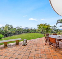Unrivaled Ocean and City views from Resort Style 3bed with Garden - Taree Accommodation