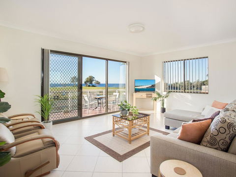 Villa Bianca 10 Opposite The Tanks - Taree Accommodation 3
