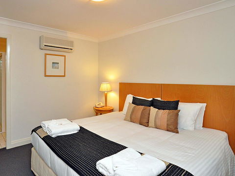 Villa Executive 2br Valley Views Resort Condo Located Within Cypress Lakes Resort (nothing Is More Central) - Taree Accommodation 3