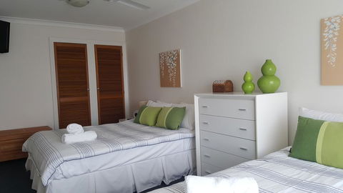 Villa Riviera On River Front - Taree Accommodation 3