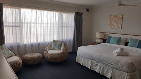 Villa Riviera On River Front - Taree Accommodation 2