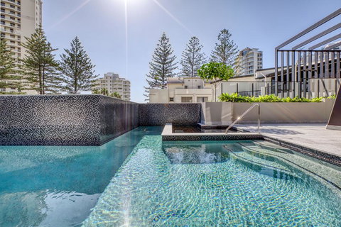 Vue Broadbeach - Taree Accommodation 2