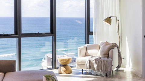 Vue Broadbeach - Taree Accommodation 1