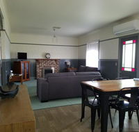 Wagga Wagga Country Cottages - Taree Accommodation