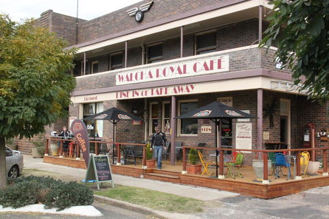 Walcha Royal Cafe & Accommodation - Taree Accommodation 0