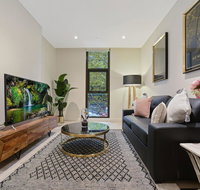 Walking to Darling Harbour ICCQVB Shopping Mall - Taree Accommodation