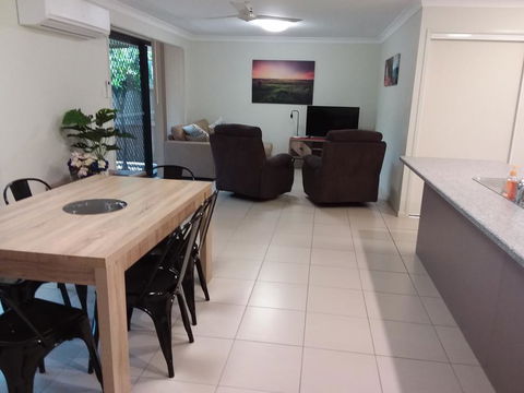 Waratah And Wattle Apartments - Taree Accommodation 0