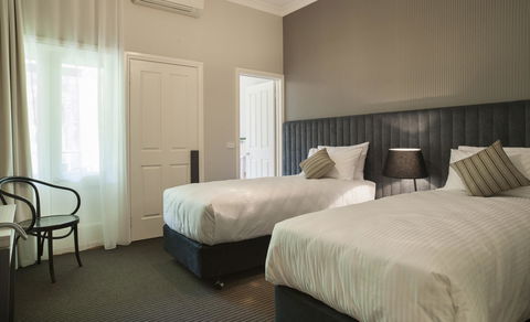 Oscar\'s On The Yarra - Taree Accommodation 11