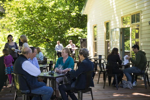 Oscar\'s On The Yarra - Taree Accommodation 10