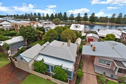 Edge17 Port Fairy Wharf - Taree Accommodation 26