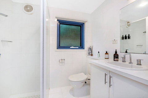 Edge17 Port Fairy Wharf - Taree Accommodation 11