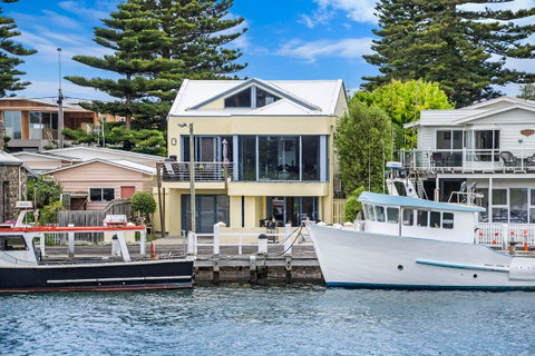 Edge17 Port Fairy Wharf - Taree Accommodation 14