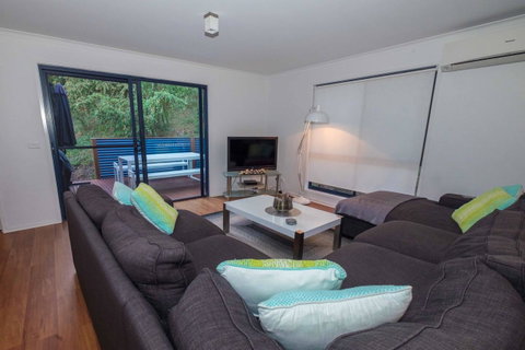 Demure Charm - Taree Accommodation 9