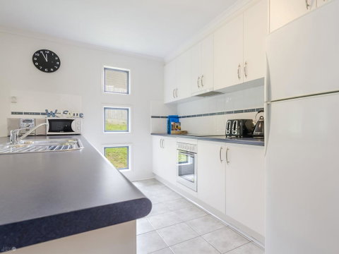 Demure Charm - Taree Accommodation 8