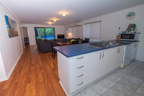 Demure Charm - Taree Accommodation 6