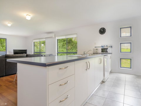 Demure Charm - Taree Accommodation 15